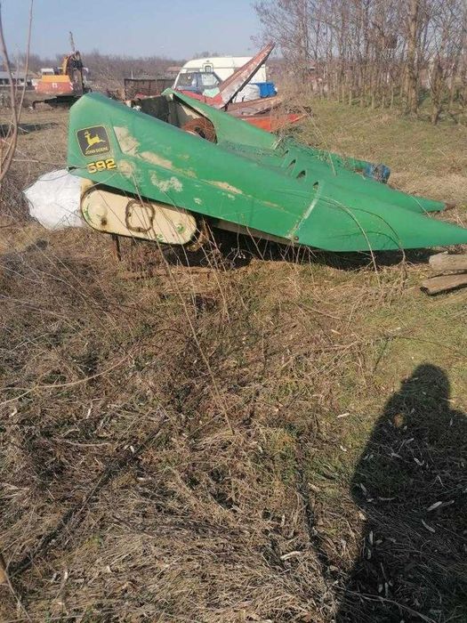 Header porumb John Deere 592