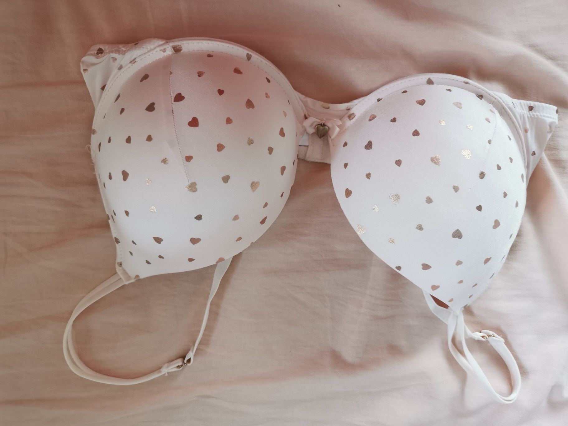 Сутиени 100D (85D) super push up, с подарък рокля и потничета