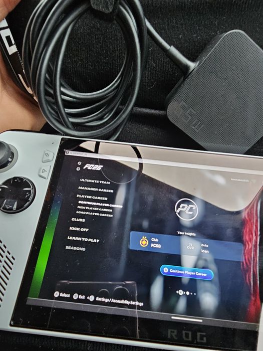 Consolă portabilă ASUS ROG Ally – stare foarte bună + încărcător origi