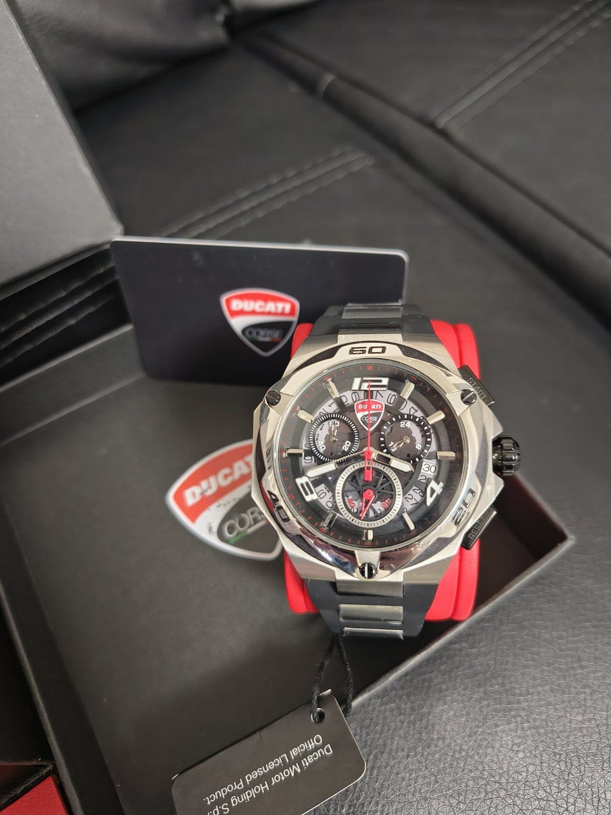 Часовник Ducati corse оригинален 24 мес. Гаранция часовник Дукати корс
