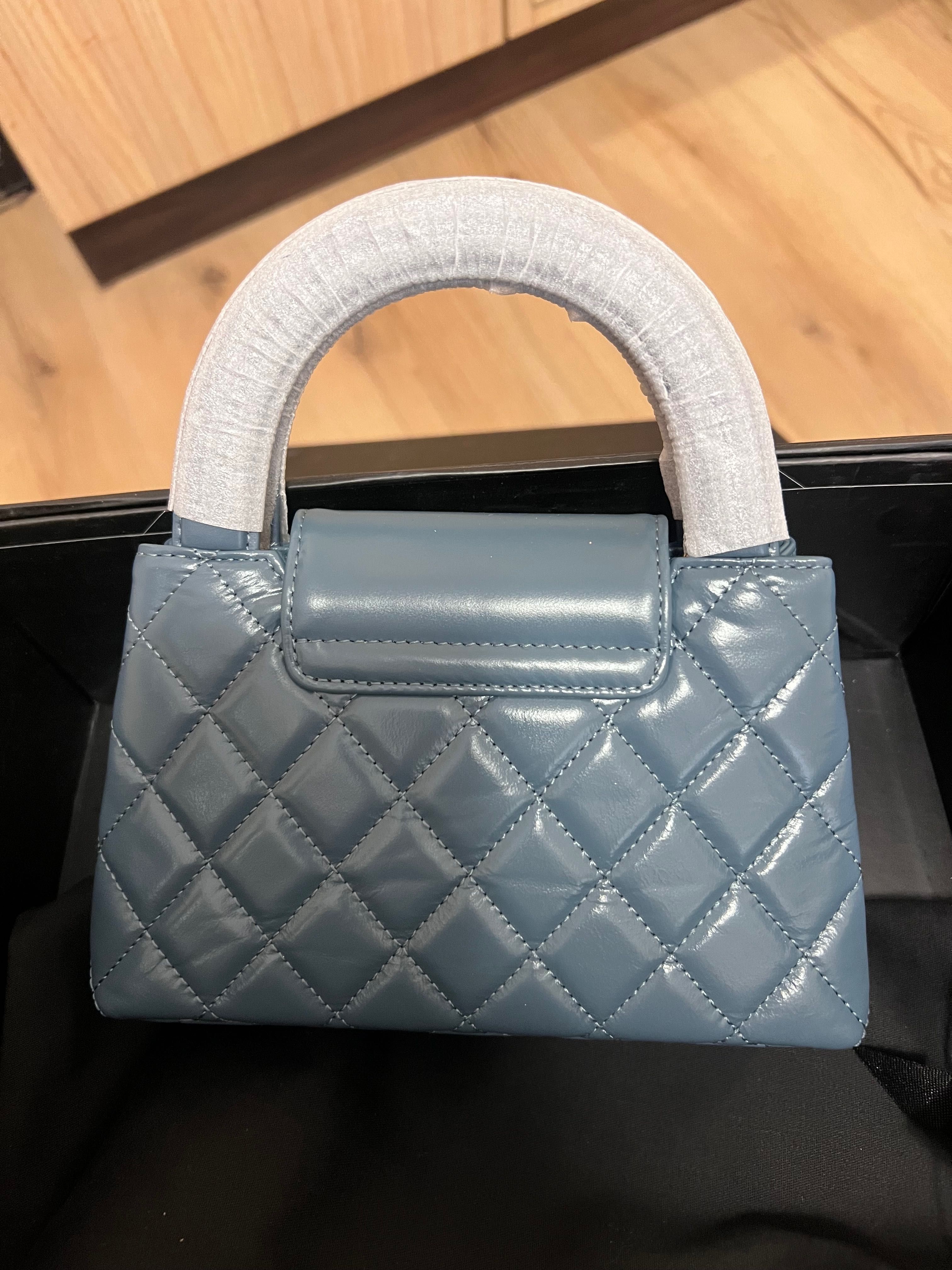 Лачена чанта chanel