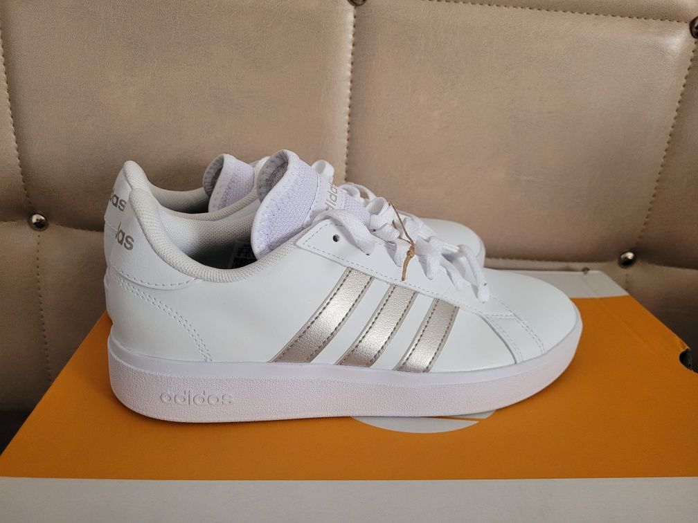 Adidasi adidas  noi