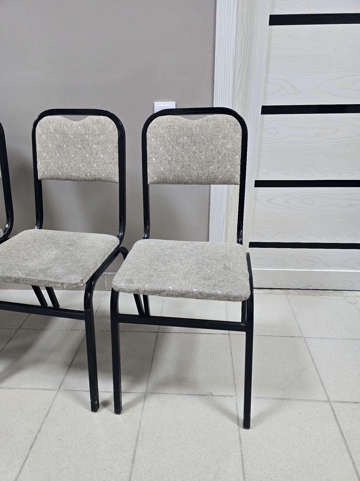 Продаётся парта и стулья
