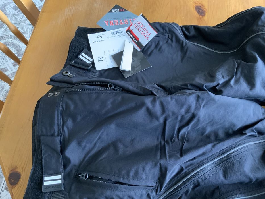 Мото панталони и мото аксесоари