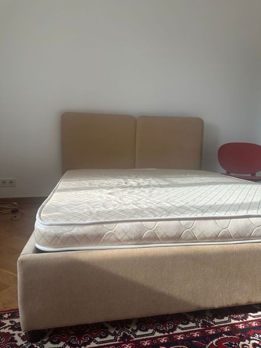 Кровать с матрасом 180х200