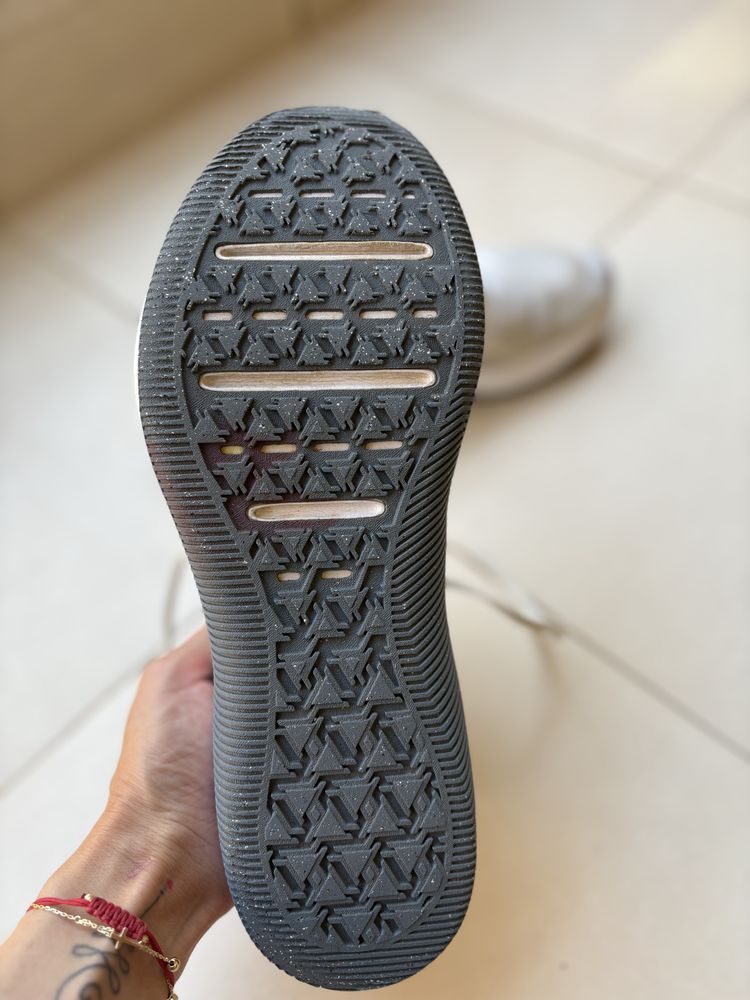Маратонки   Nike