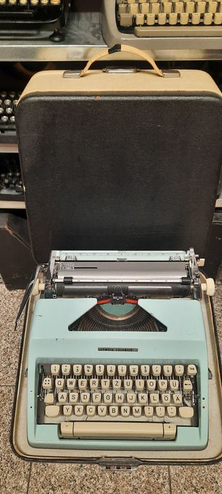 Mașină de scris Olympia Colortip S impecabilă
