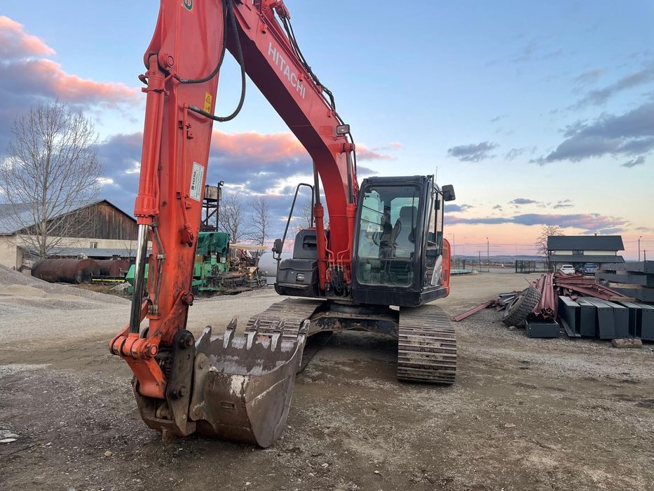 Excavator Hitachi zx130