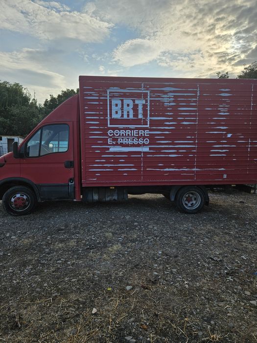 Vând iveco daily