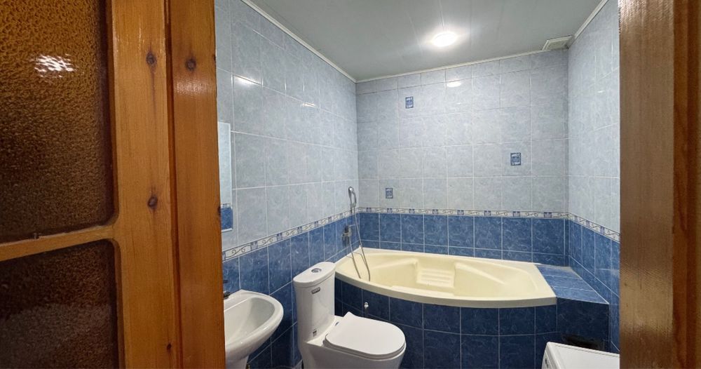 Продается 4х комнатная кв. 4й этаж. 114м2. Бульвар.