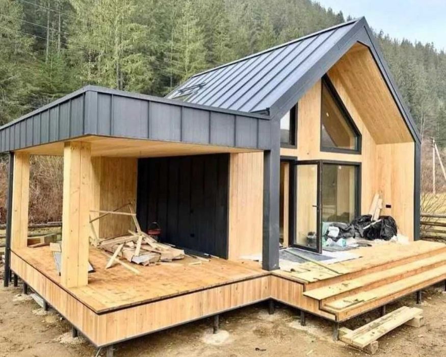 Casa, garaje auto, containere pe structura metalica si panou sandwich