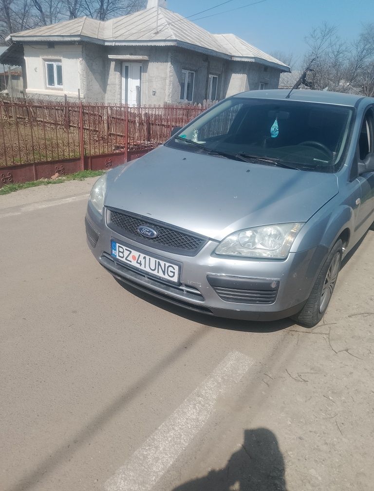 Vând Ford focus 2