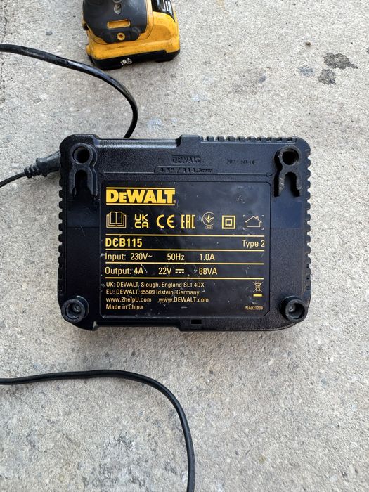 DEWALT 10.8v 2.0Ah autofiletanta si impact.
