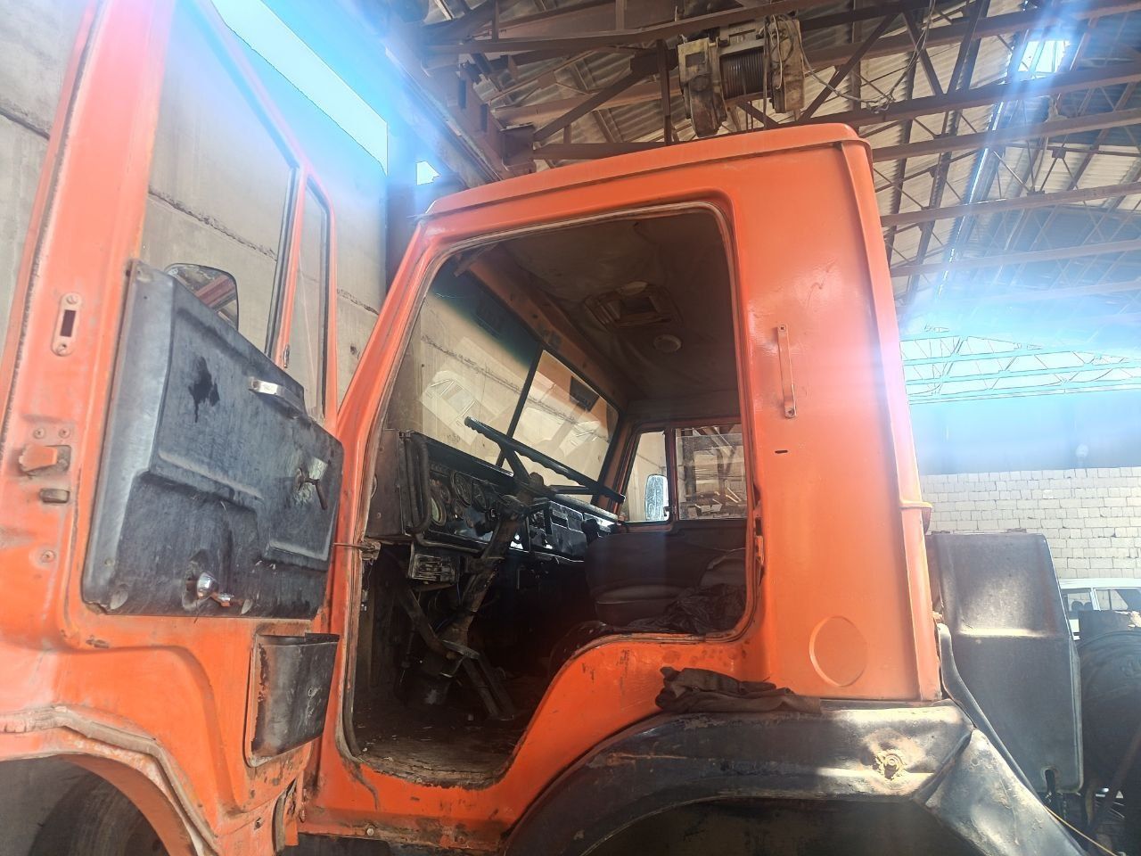 Kamaz sotiladi matori standart