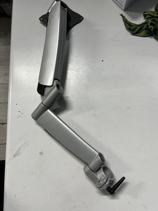 Suport hidraulic pentru monitor