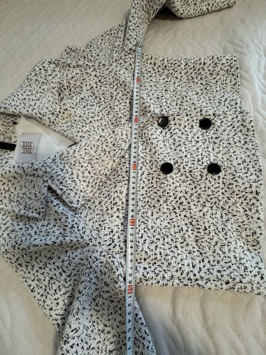 Дамско  късо сако на марката RIANI