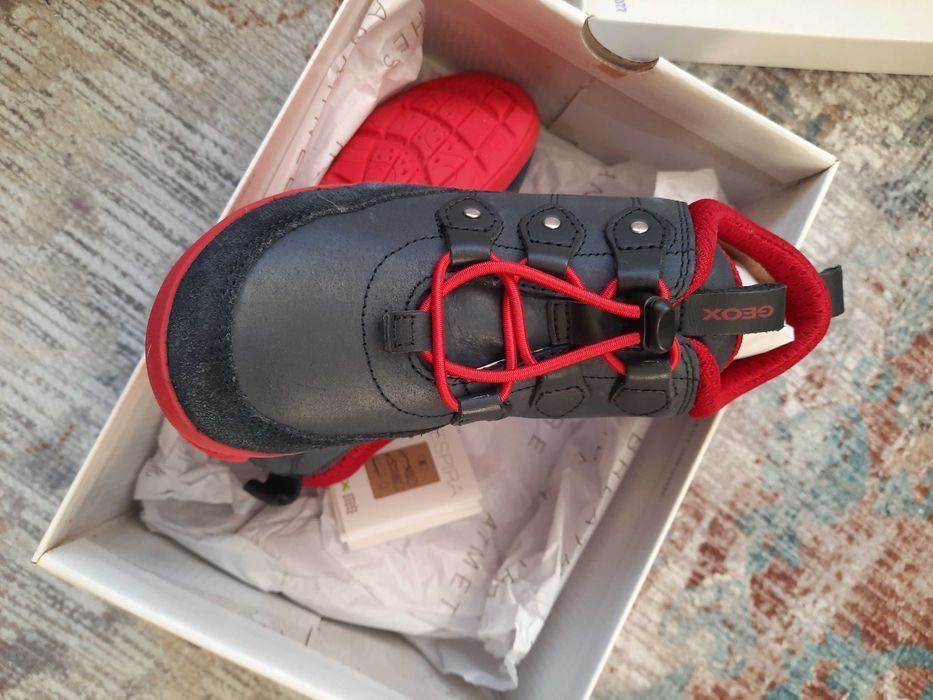 Geox детски есенни обувки от набук