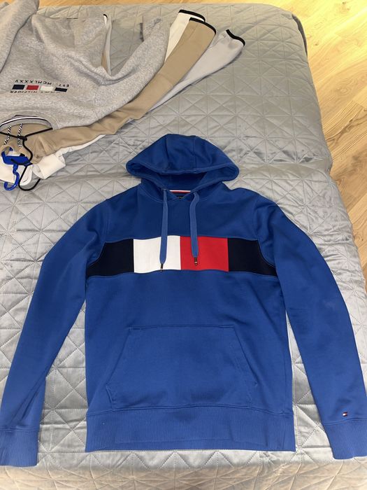 Два различни слуичера Tomy Hilfiger