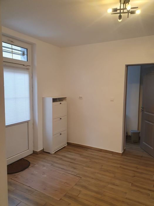 Închiriez apartament