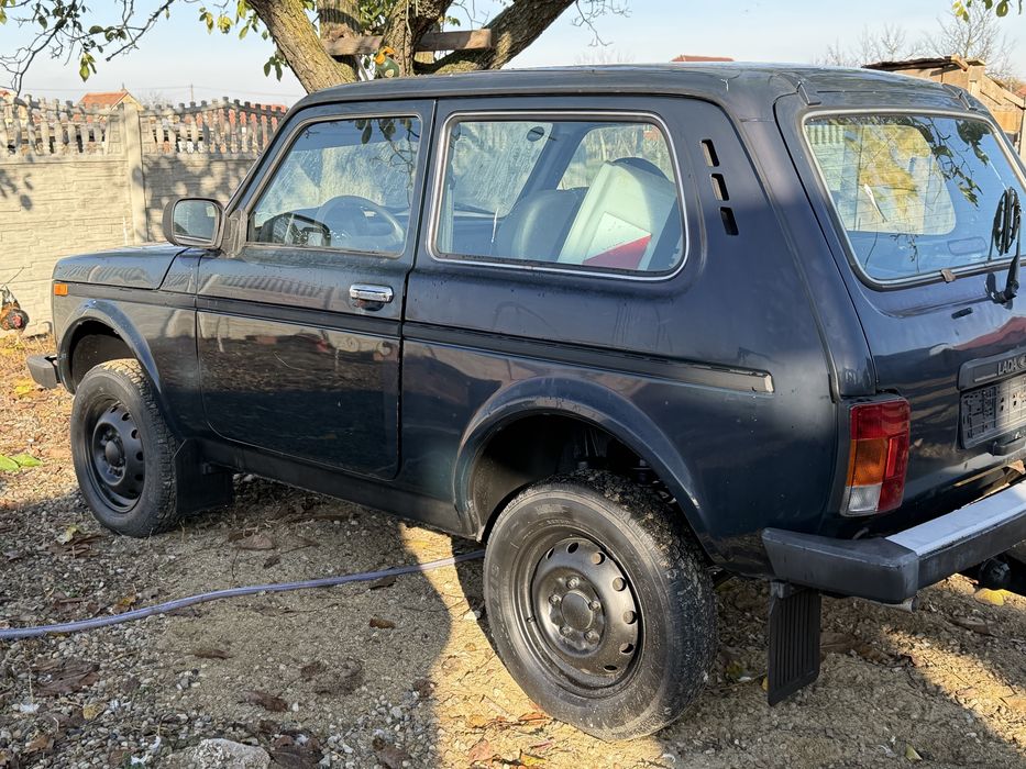 Lada niva 4x4 euro5 echipata pentru deszapezire