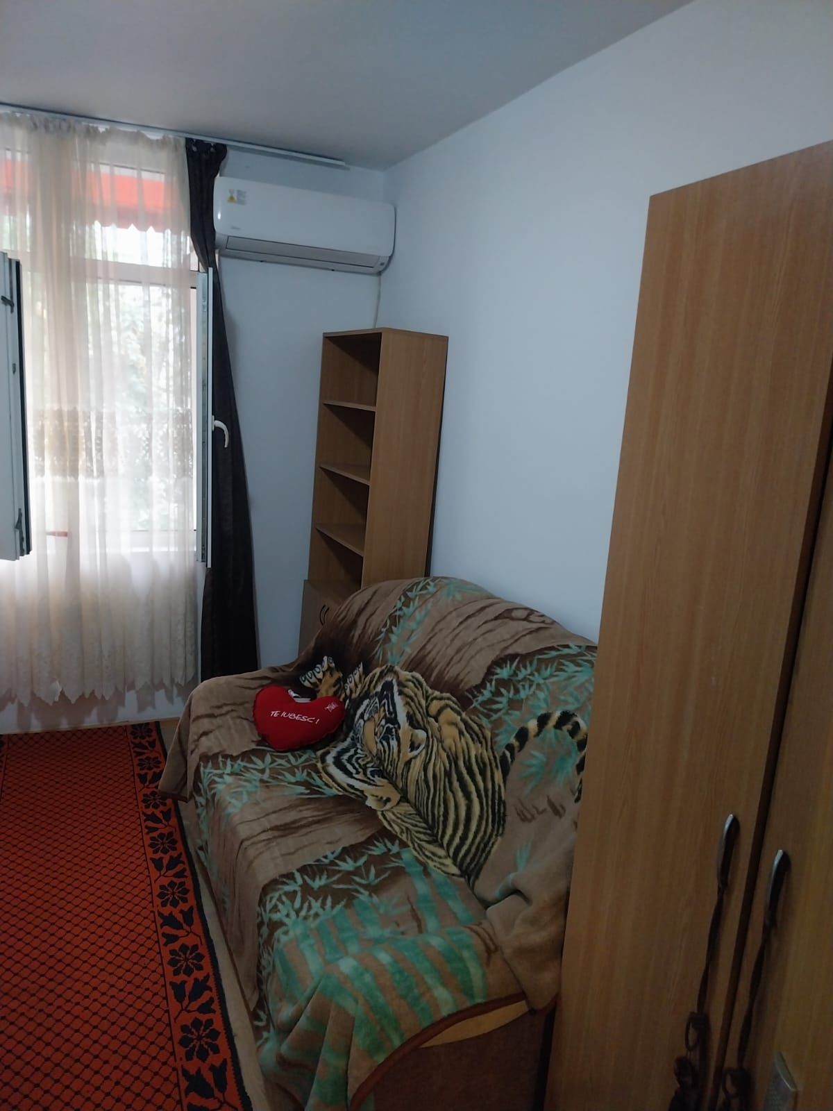 Închiriez garsoniera confort 3