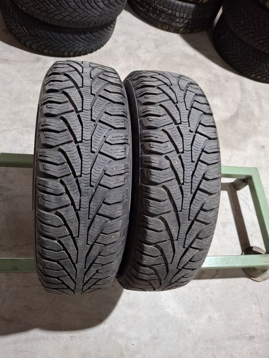 2 Anvelopele de iarnă 175 65 r15  Uniroyal