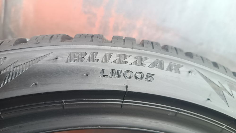 255/35/19 Bridgestone Дот 2222