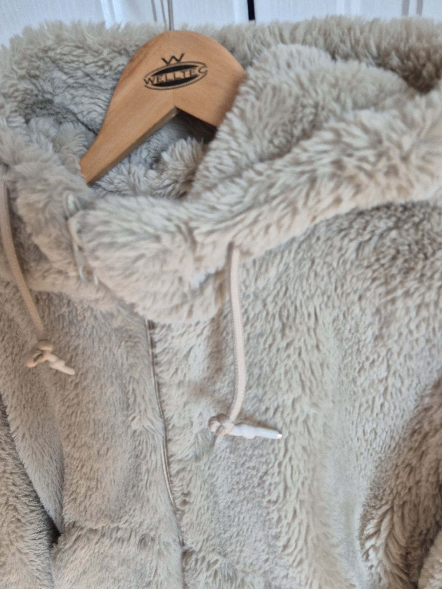 Яке. дълго   H&M. , пухено яке pull &bear