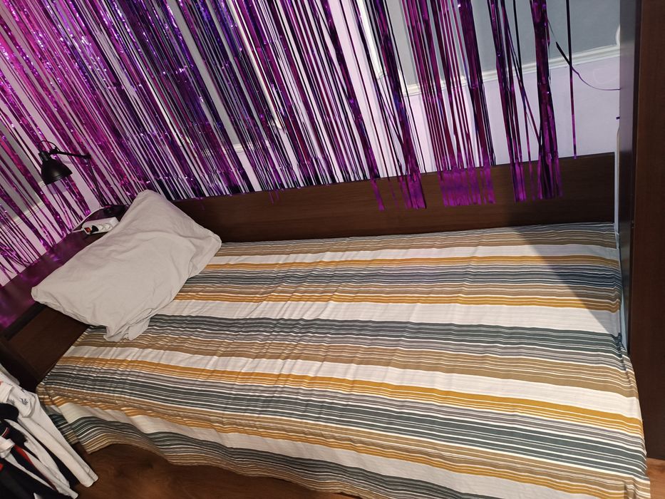 Единично легло с ракла