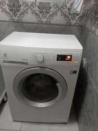 Продается стиральная машинка Electrolux 6 кг