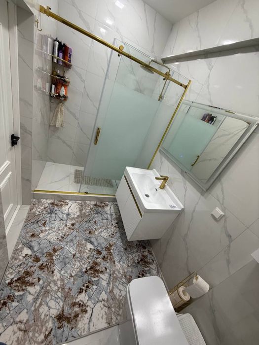 ул.Махтумкули .Паркентский  ЖК Пойтахт 3/5/9 80 кв..м Мебель, техника.