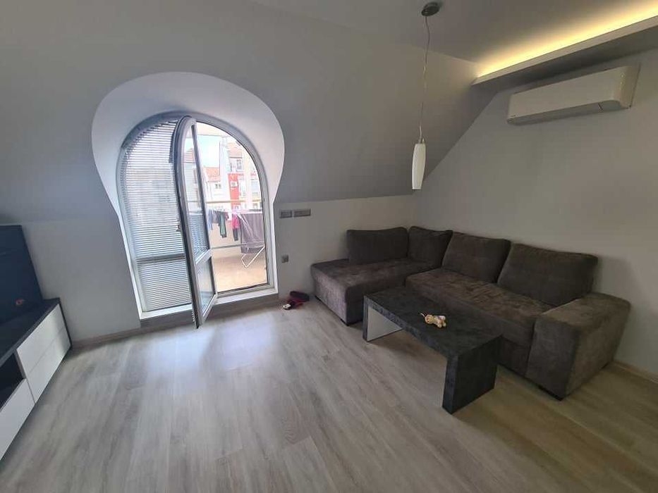 Дава се под наем Тристаен апартамент в Бургас, Възраждане - 100 кв.м за 306 € - Снимка #3