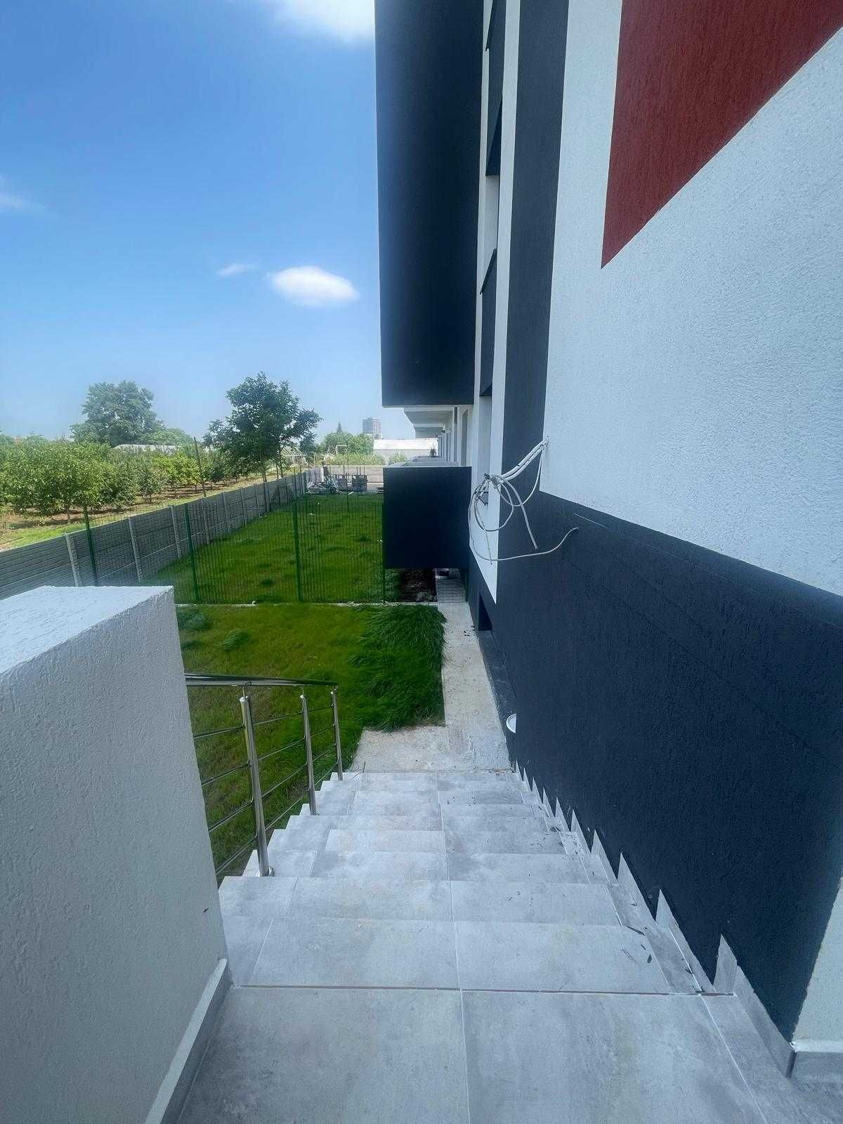 Apartament 2 camere cu curte generoasă-Sector 4- Mutare imediata!