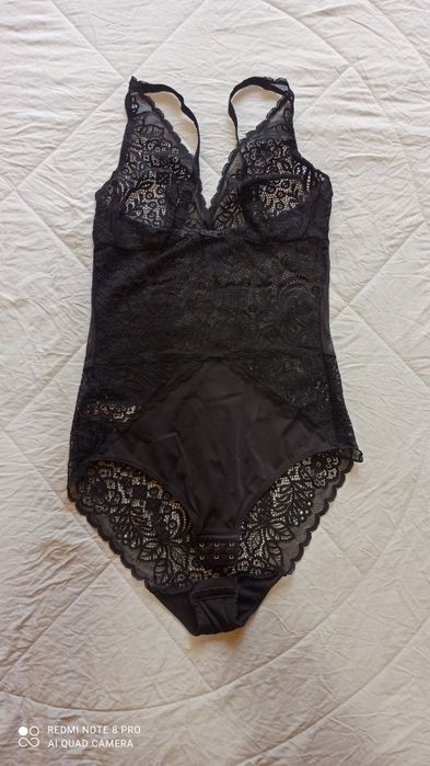 Боди Triumph, братлет Etam, M