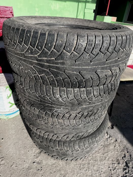 Продаю зимние шины 17 размер торг есть