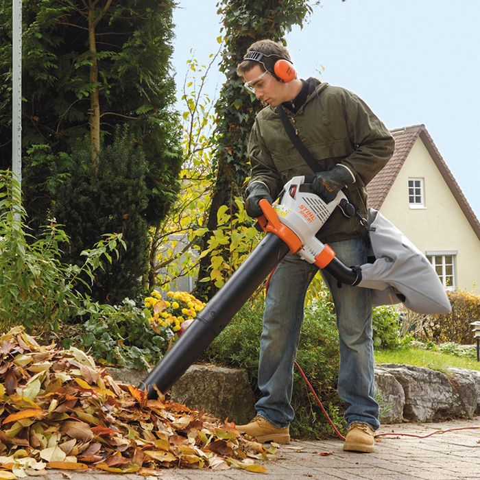 Садовый пылесос-измельчитель STIHL SHE 81 original (воздуходувка)