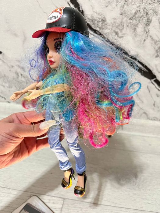 кукла Rainbow High