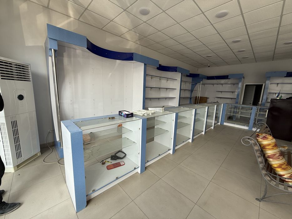 Стеклянный витрины