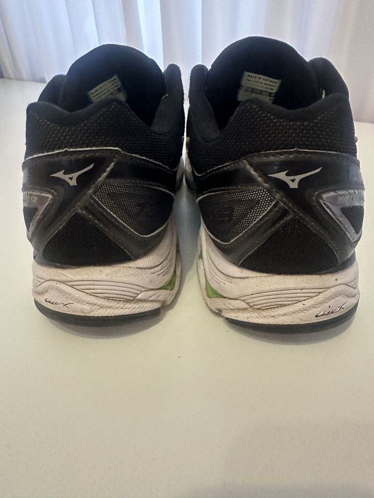 Маратонки Mizuno Wave Inspire 13