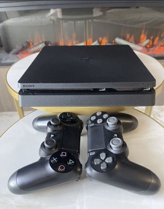 PS4 slim с FC 25, UFC 4, Зомби против растении, Battlefield и 160+ игр