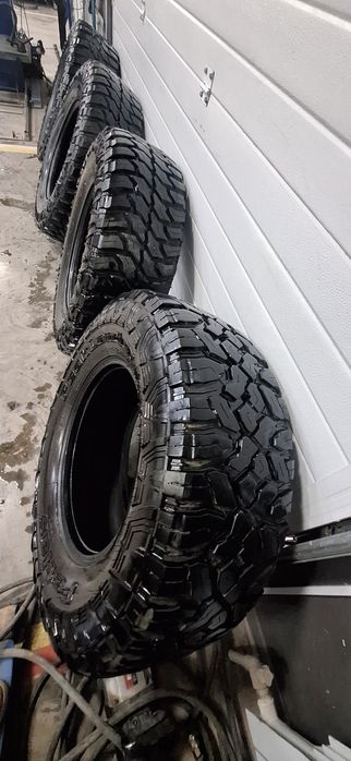 Продам покрышки  35×12.50 R18