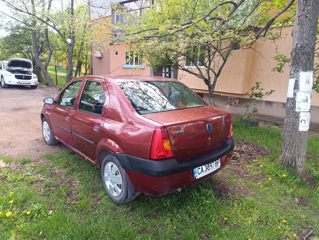 Продавам Дачия Логан 1.5 DCi 2006 г.цяла или на части