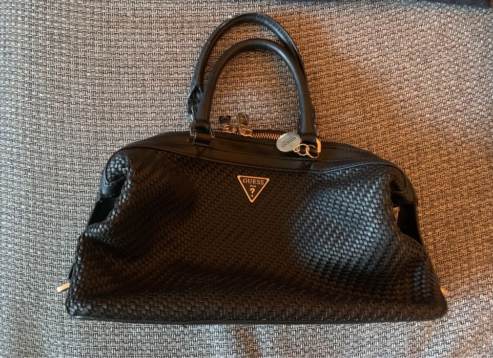 Чанта Guess