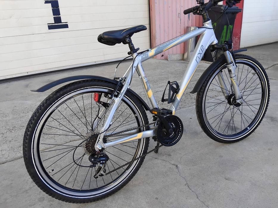 Vând bicicleta din aluminiu