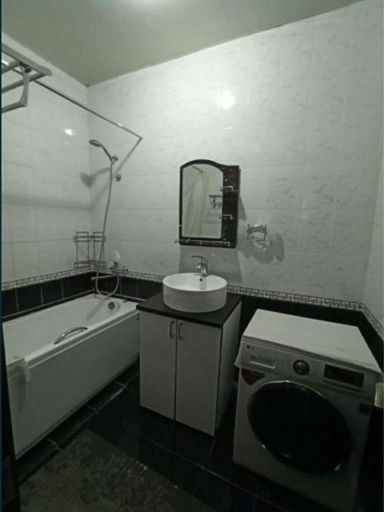 Шахристанский метро 2х комн 450$