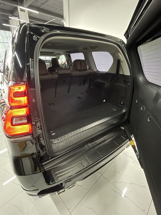 Tayota land cruiser prado 150