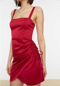 Нова червена сатенена рокля, 36 размер