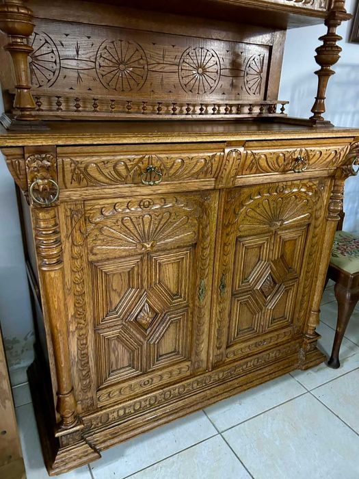 Луксозен антикварен Бюфет Холандия