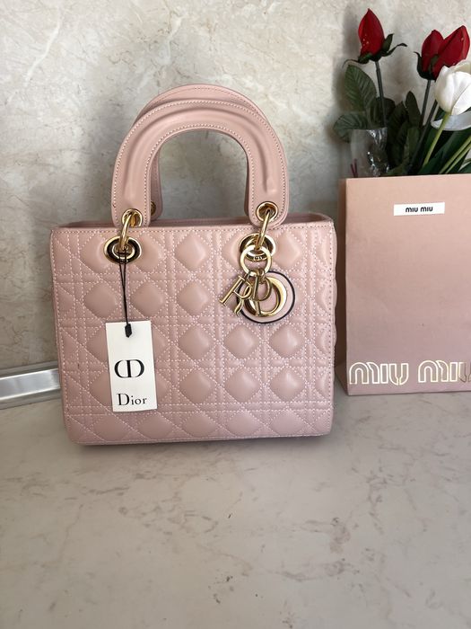 Lady Dior пудра среден размер