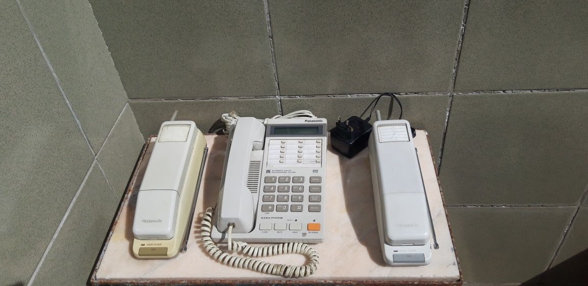 Telefon vintage cu disc pe receptor